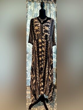 SHEIN Navy and White Boho V-Neck Maxi Dress